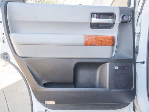 Used 2018 Toyota Sequoia Platinum image 16