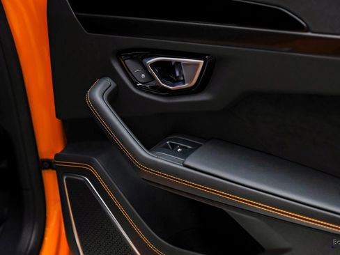 Used 2024 Lamborghini Urus S image 95