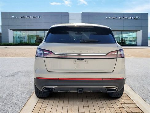 Used 2021 Lincoln Nautilus Reserve w/ Equipment Group 202A image 6