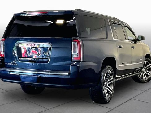 Used 2020 GMC Yukon XL Denali w/ Denali Premium Package AWD/4WD image 13