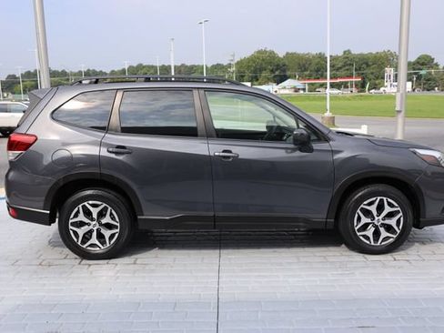 Certified 2023 Subaru Forester Premium AWD/4WD image 6