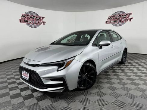 Used 2024 Toyota Corolla SE w/ SE Premium Package FWD image 1