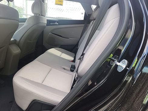 Used 2018 Hyundai Tucson SE FWD image 9