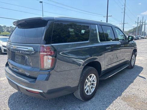 Used 2021 Chevrolet Suburban LT RWD image 9