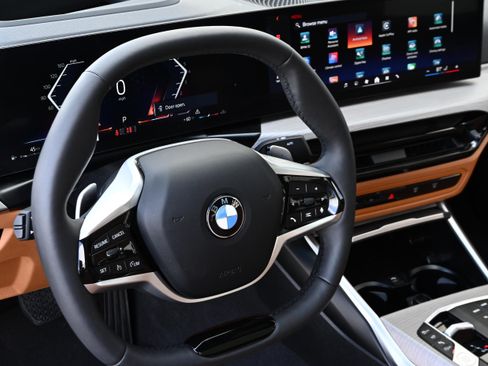 Certified 2025 BMW 330i Sedan image 28