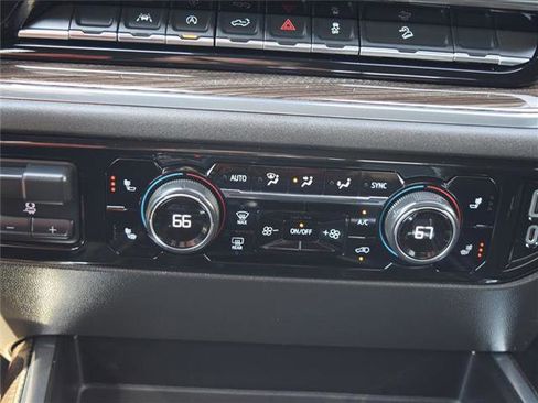 Used 2023 Chevrolet Silverado 1500 RST image 18