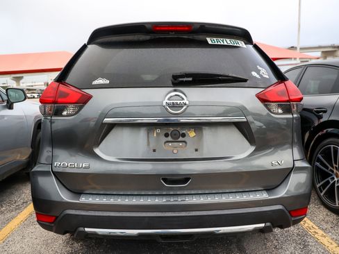 Used 2017 Nissan Rogue SV w/ Midnight Edition FWD image 9