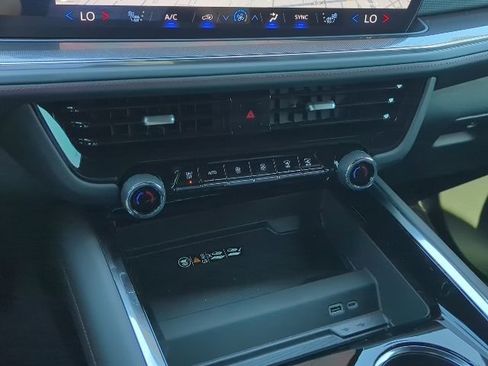 New 2025 Chevrolet Suburban RST w/ Advanced Technology Package image 31