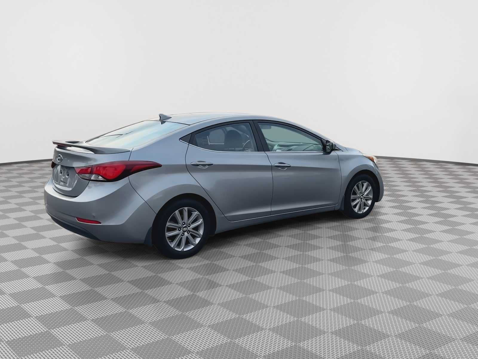 Used 2015 Hyundai Elantra SE w/ Option Group 03 FWD image 8