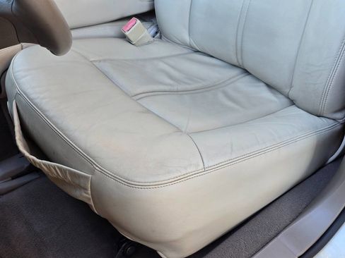 Used 2003 Lincoln Town Car Cartier image 90