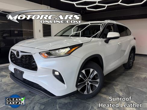 Used 2024 Toyota Highlander XLE image 1