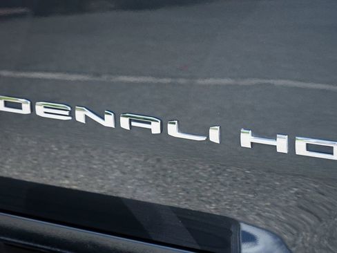 Used 2020 GMC Sierra 2500 Denali w/ Denali Ultimate Package image 57