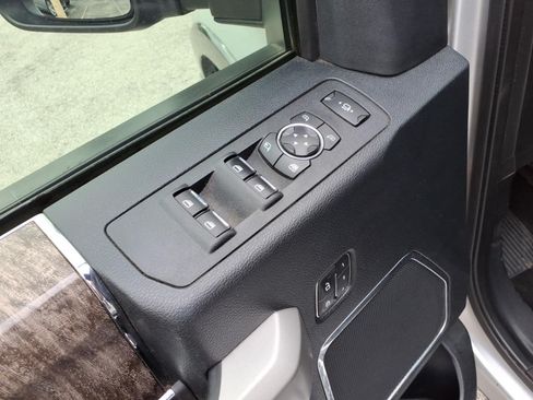 Used 2019 Ford F250 Lariat w/ Lariat Ultimate Package AWD/4WD image 13