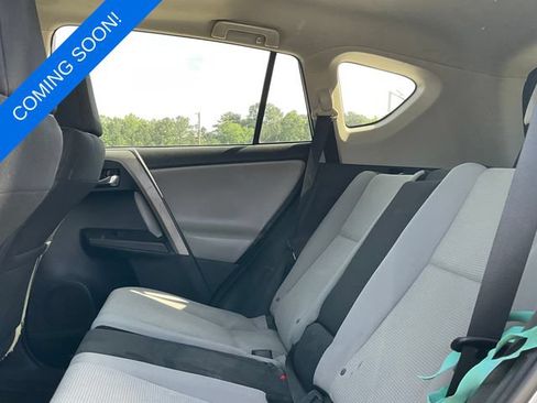 Used 2018 Toyota RAV4 XLE FWD image 3