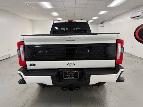 New 2026 Ford F250 Platinum w/ FX4 Off-Road Package image 7