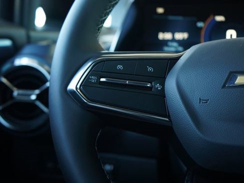 New 2025 Chevrolet Equinox EV LT image 15