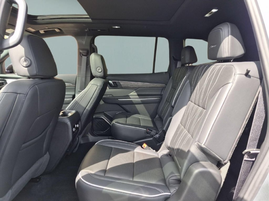 New 2027 Buick Enclave Avenir FWD image 21