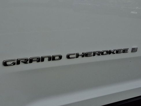 Used 2021 Jeep Grand Cherokee L Limited image 33