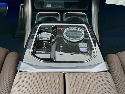 New 2026 BMW i7 xDrive60 image 17