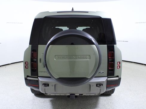 Used 2023 Land Rover Defender 130 X-Dynamic SE image 6