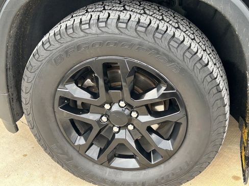 Used 2019 Chevrolet Traverse LT image 9