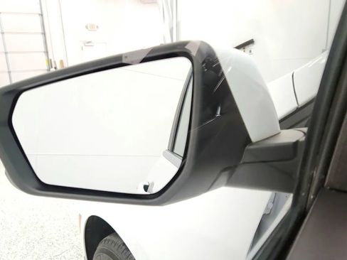 Used 2022 Chevrolet Equinox LT w/ LPO, Floor Liner Package image 24