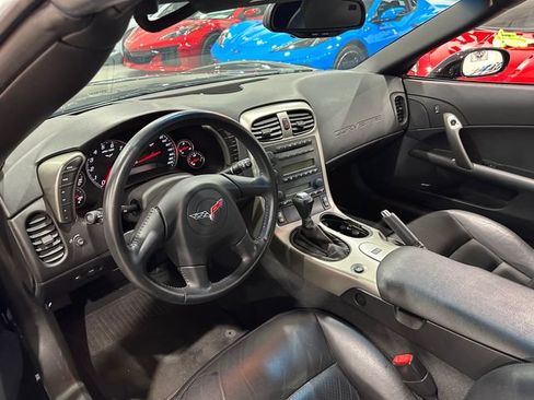 Used 2005 Chevrolet Corvette Coupe w/ Preferred Equipment Group RWD image 9