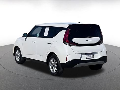 Used 2025 Kia Soul LX w/ LX Technology Package image 11