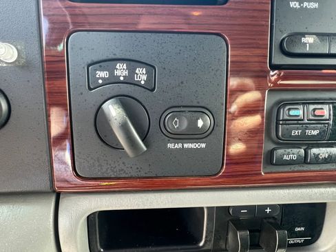 Used 2005 Ford F350 Lariat AWD/4WD image 23