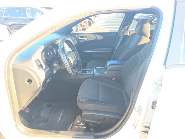 Used 2022 Dodge Charger SXT RWD image 9