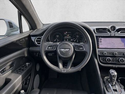 Used 2021 Bentley Bentayga AWD/4WD image 24