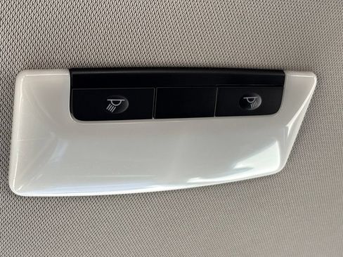 Used 2023 Nissan Rogue S AWD/4WD image 31