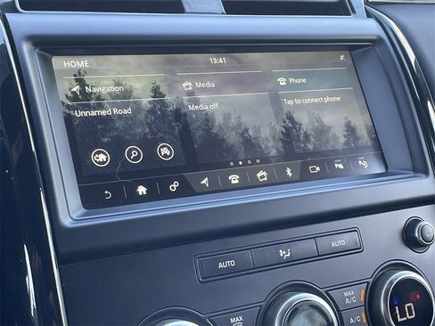 Used 2019 Land Rover Discovery SE image 26