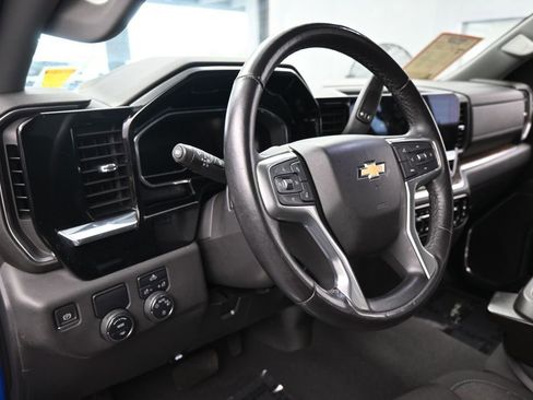 Used 2022 Chevrolet Silverado 1500 LT w/ LPO, Dark Essentials Package RWD image 15
