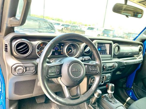 Used 2022 Jeep Wrangler Unlimited Sport AWD/4WD image 12