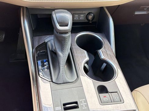 Used 2022 Toyota Highlander Platinum image 18