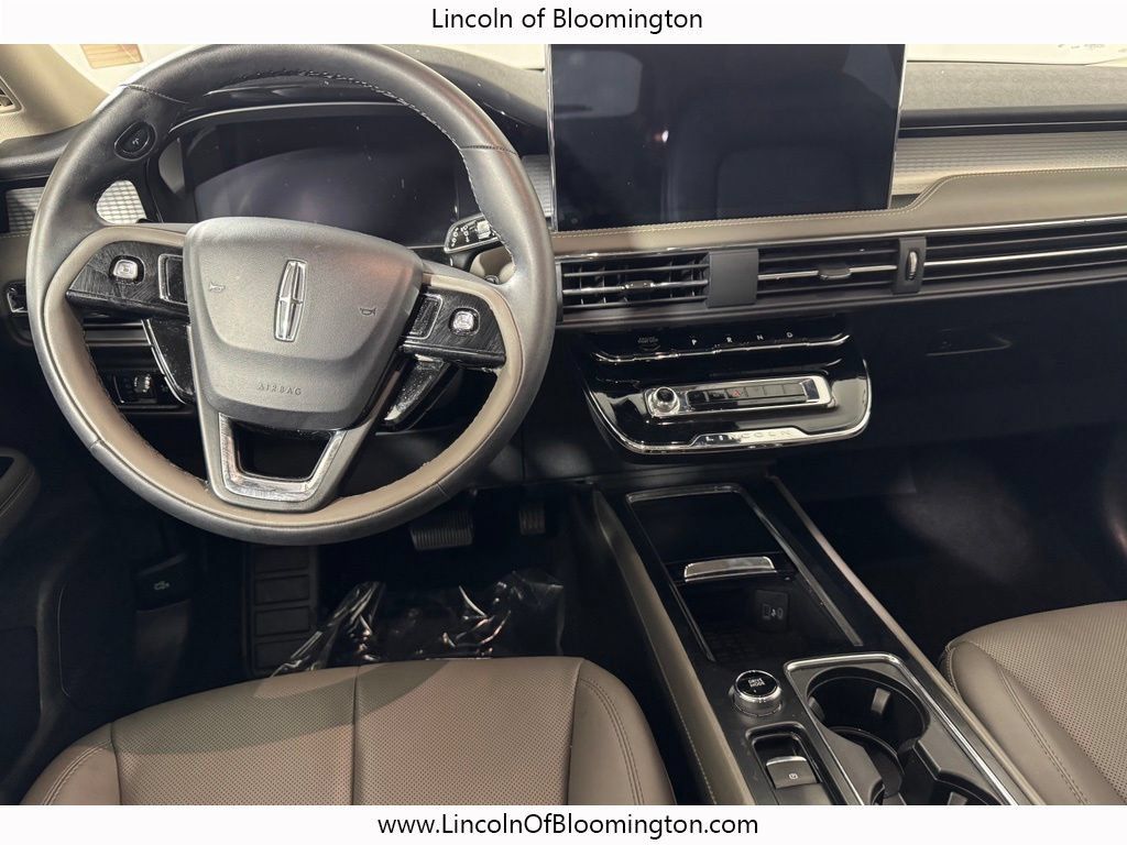 Used 2023 Lincoln Corsair AWD w/ Equipment Group 101A image 16