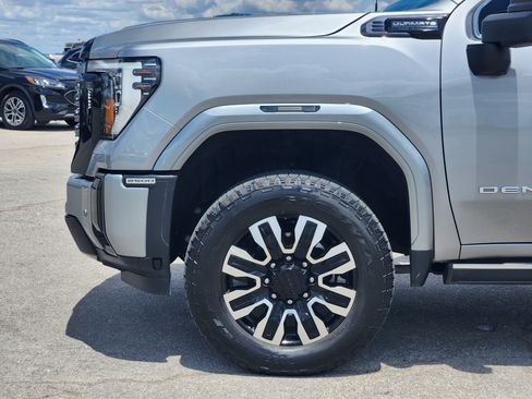 Used 2025 GMC Sierra 2500 Denali Ultimate w/ Max Trailering Package AWD/4WD image 9