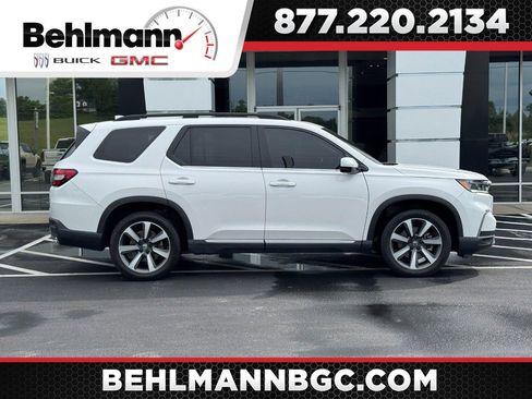 Used 2025 Honda Pilot Elite image 1