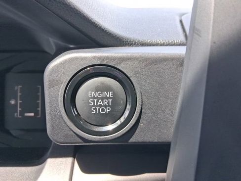 Used 2025 Toyota Tacoma SR5 AWD/4WD image 26