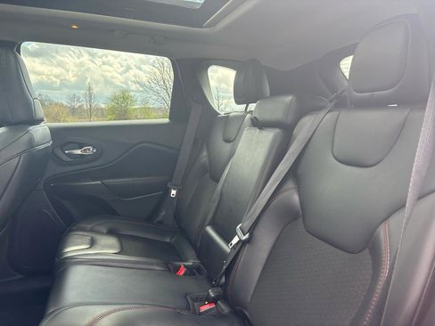 Used 2021 Jeep Cherokee Trailhawk w/ Sun, Sound & Nav Group image 23