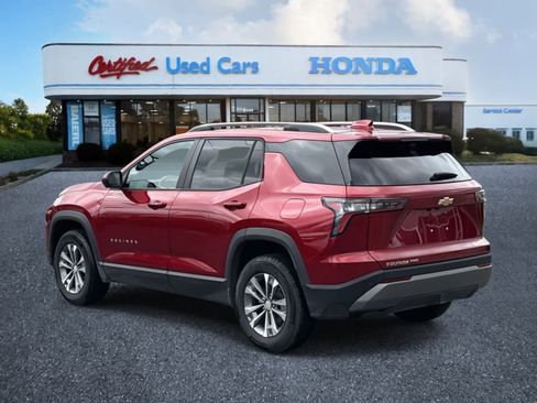 Used 2025 Chevrolet Equinox LT w/ Convenience Package II image 4