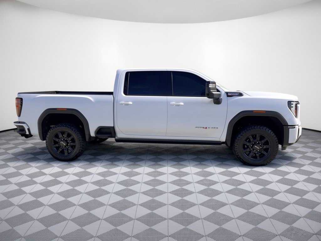 Used 2024 GMC Sierra 2500 AT4 w/ AT4 Premium Plus Package AWD/4WD image 8
