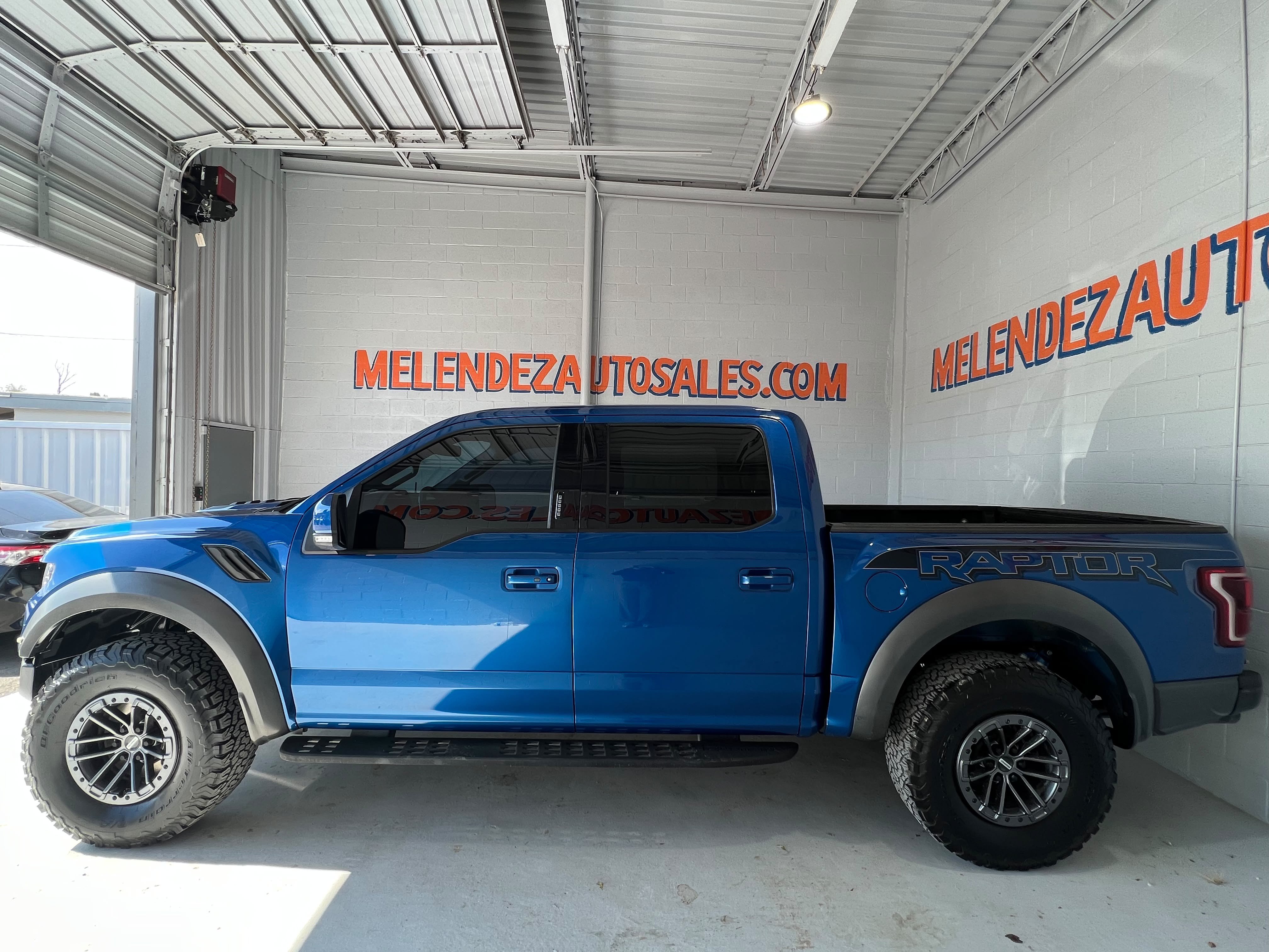 Used 2017 Ford F150 Raptor w/ Equipment Group 802A Luxury AWD/4WD image 2