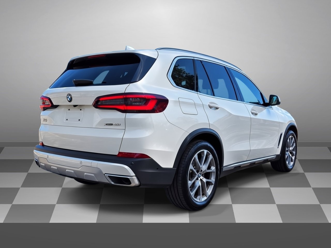Used 2022 BMW X5 xDrive40i w/ Premium Package AWD/4WD image 6