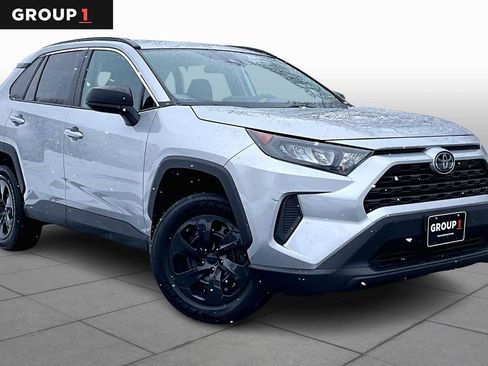 Certified 2019 Toyota RAV4 LE image 3