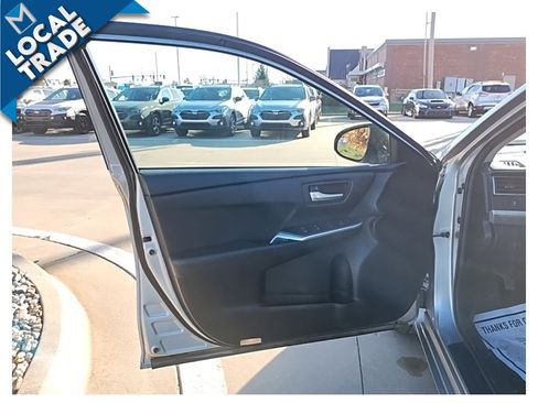 Used 2017 Toyota Camry SE image 17