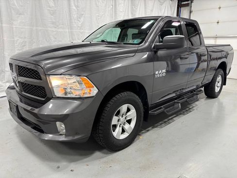 Used 2018 RAM 1500 Express AWD/4WD image 3