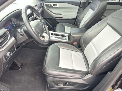 Used 2023 Ford Explorer XLT w/ Equipment Group 202A AWD/4WD image 20