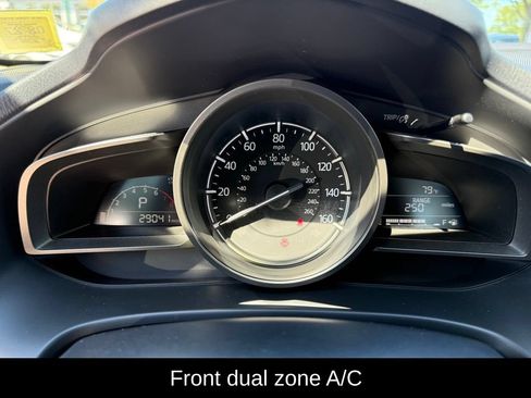 Used 2018 MAZDA MAZDA3 Touring FWD image 10